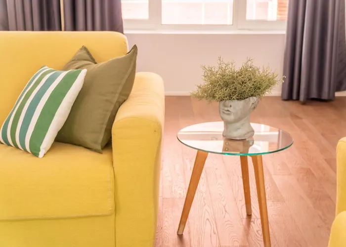 Centrale Mazzoni Apartments R&R