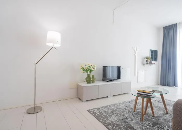 Centrale Mazzoni Apartments R&R