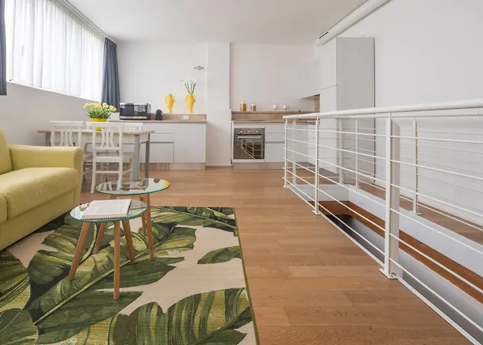 Centrale Mazzoni Apartments R&R
